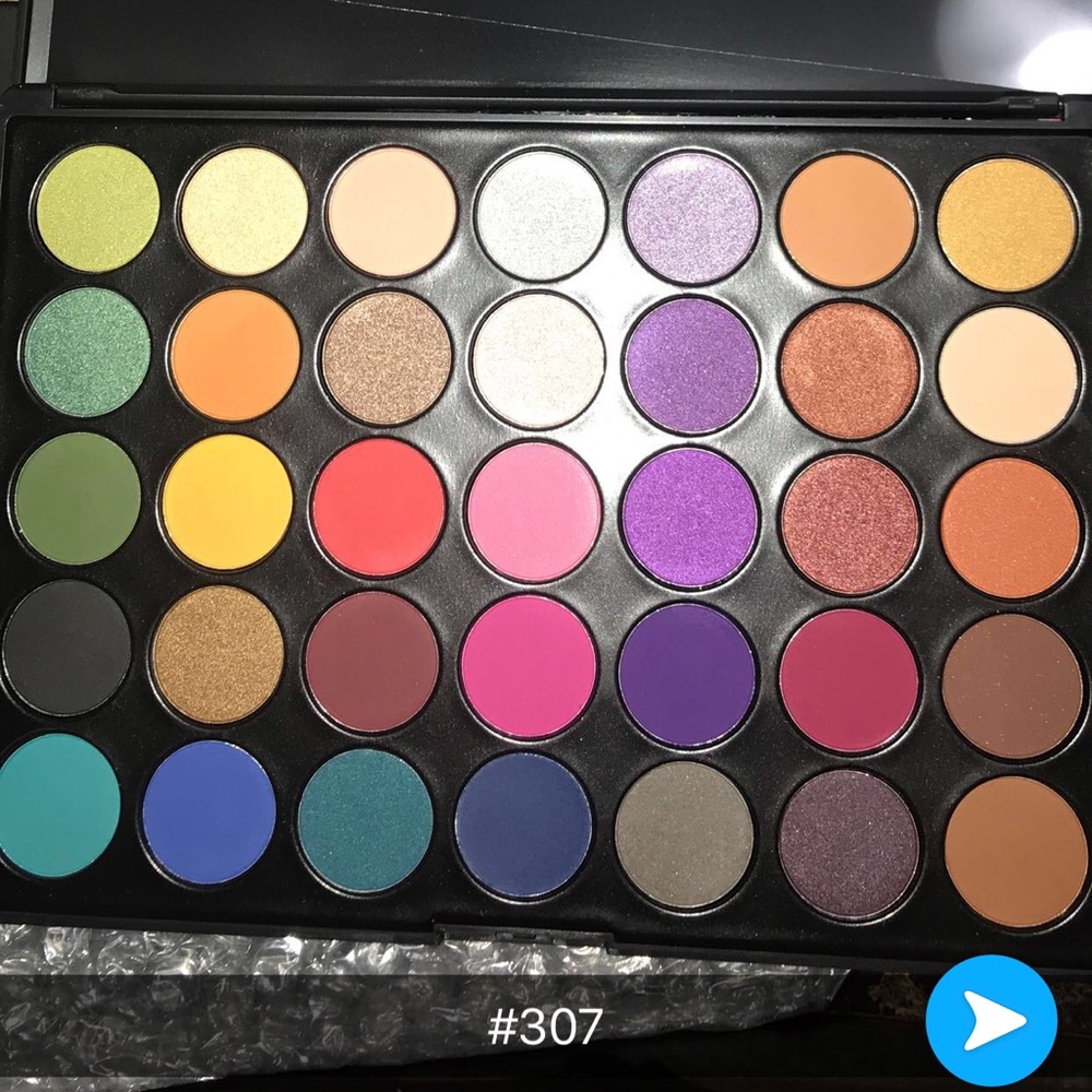 Eyeshadow palette